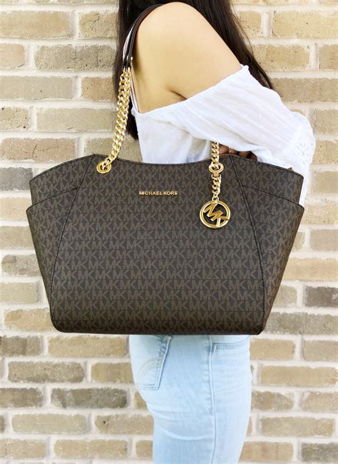 mk jet set shoulder bag.